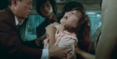 The Bullet Train (新幹線大爆破, Shinkansen Daibakuha); distressed by the situation, Kazuko Hirao (Miyako Tasaka) begins to panic.