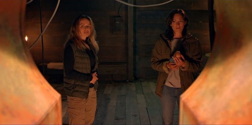 The Breach; Meg Fullbright and Linda Parsons (Emily Alatalo and Natalie Brown) gaze into the gateway.
